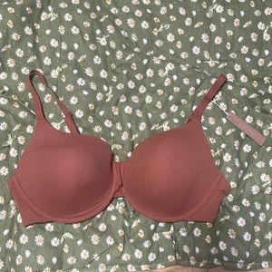 Skims fits everybody t shirt bra